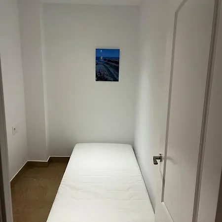 Luxury Renovated 2-bedroom With Pool *