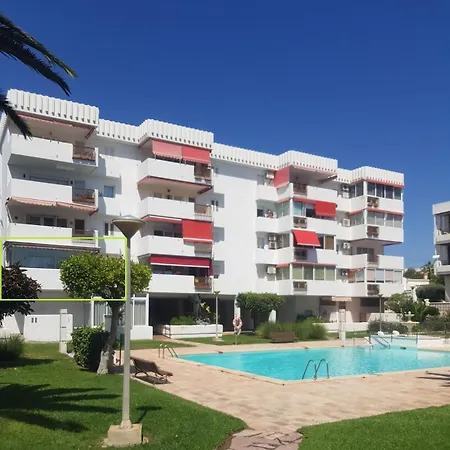 Luxury Renovated 2-bedroom With Pool *