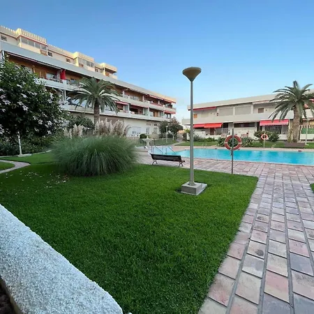 Luxury Renovated 2-bedroom With Pool
