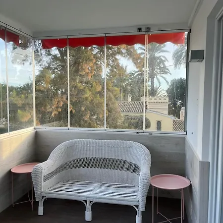 Apartment Luxury Renovated 2-bedroom With Pool