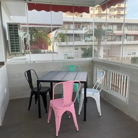 Appartement Luxury Renovated 2-bedroom With Pool